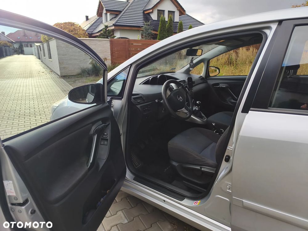 Toyota Verso 2.0 D-4D Active - 10