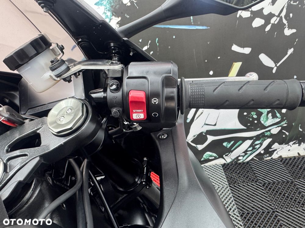Honda CBR - 28