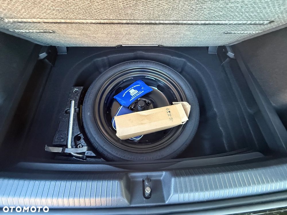 Volkswagen Golf 1.5 eTSI EVO Style DSG - 26