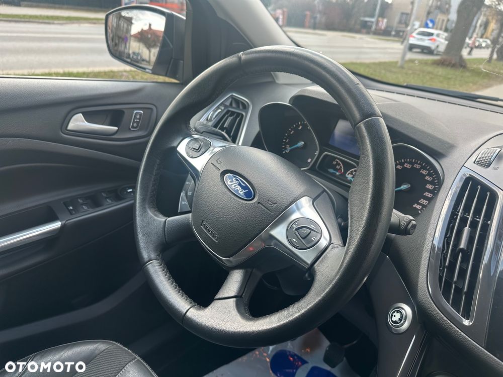 Ford Kuga 1.6 EcoBoost 2x4 Titanium - 17