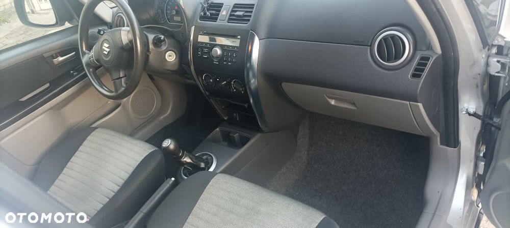 Suzuki SX4 - 5