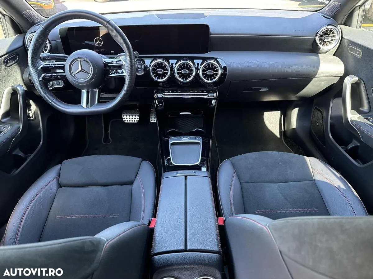 Mercedes-Benz A 200 MHEV 7G-DCT Sedan - 12