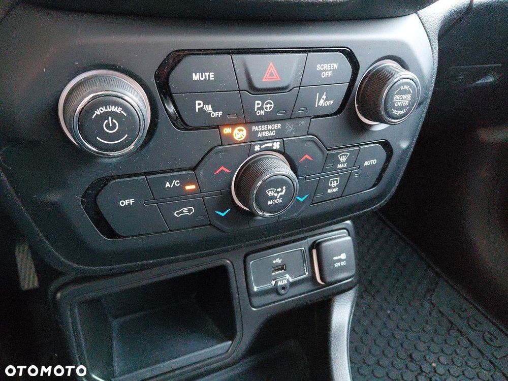 Jeep Renegade - 18