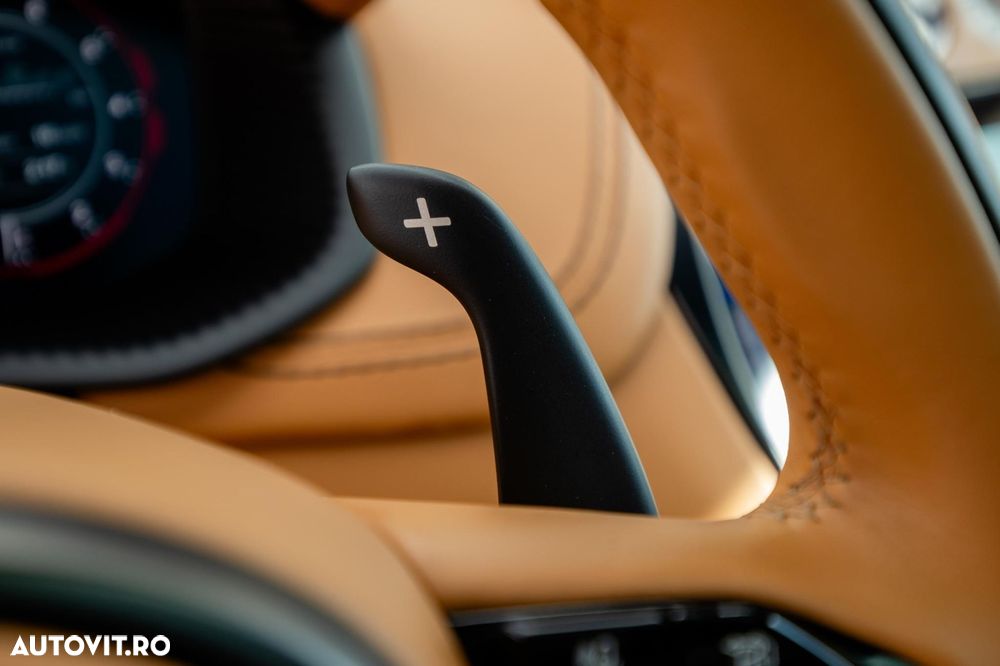 Aston Martin DBX - 21