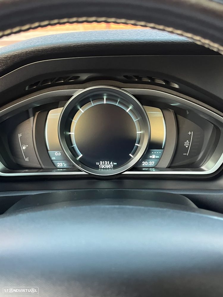 Volvo V40 D2 R Design - 7