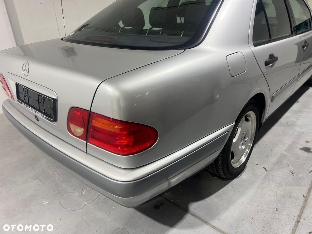 Mercedes-Benz Klasa E 200 Elegance - 7