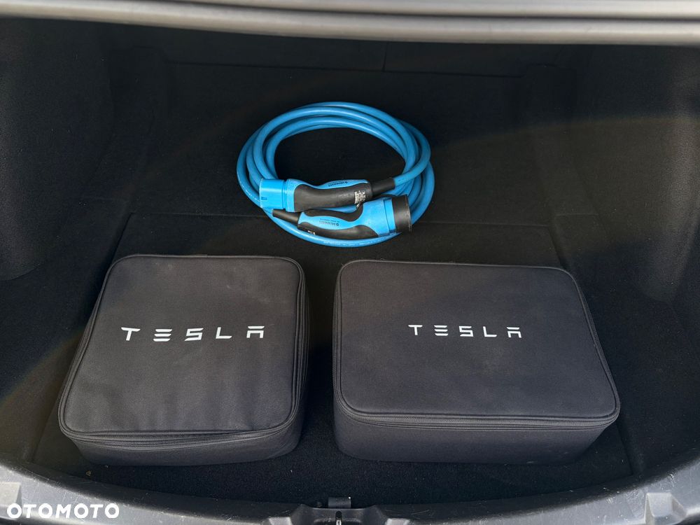Tesla Model 3 Standard Range Plus - 27