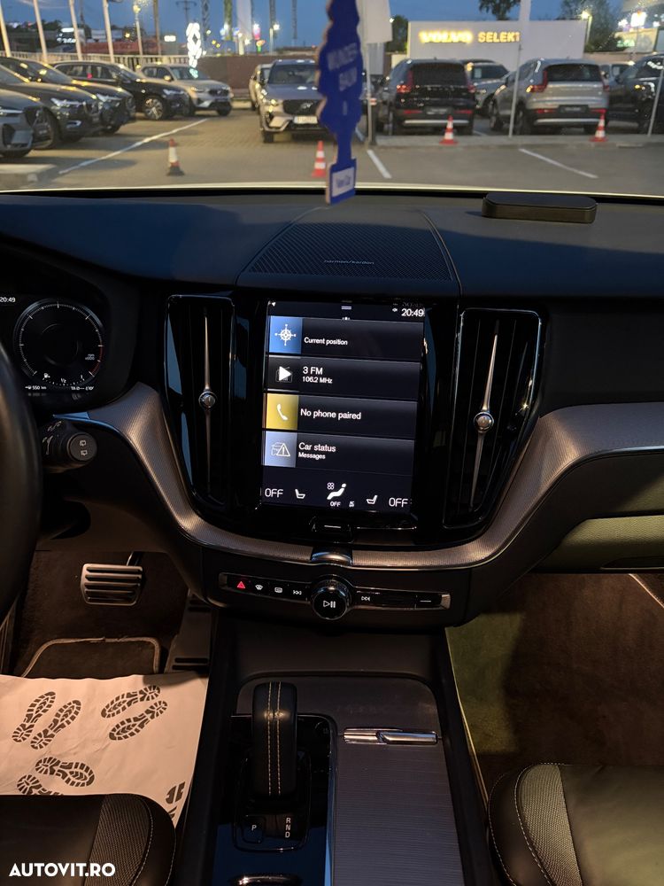 Volvo XC 60 B4 MHEV AT8 FWD R-Design - 12