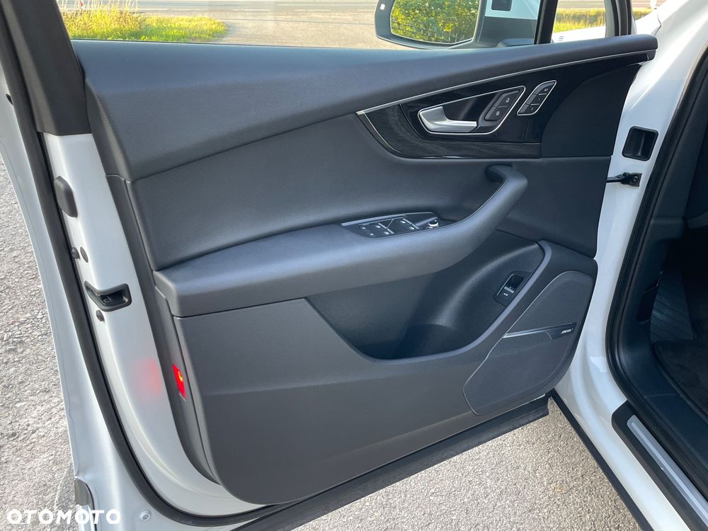 Audi Q7 55 TFSI quattro tiptronic - 26