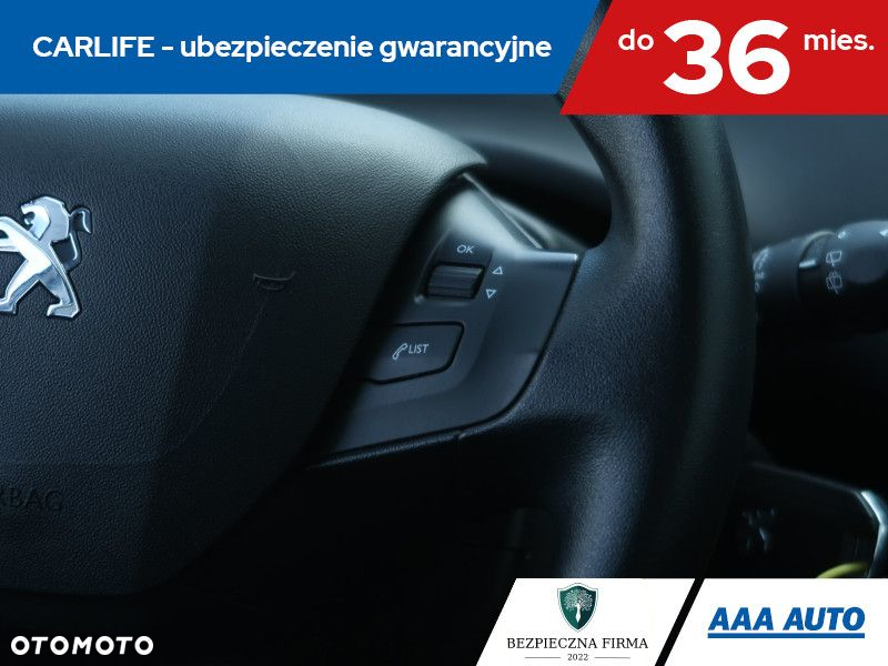 Peugeot 208 - 18