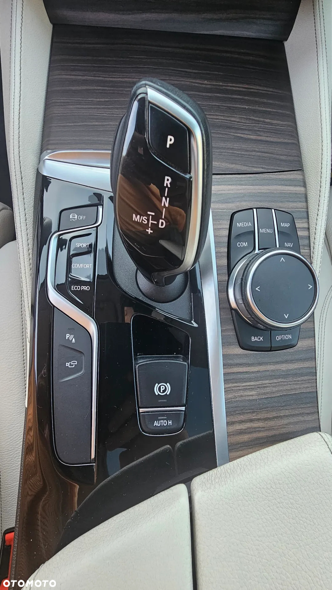 BMW Seria 5 530d xDrive Luxury Line - 37