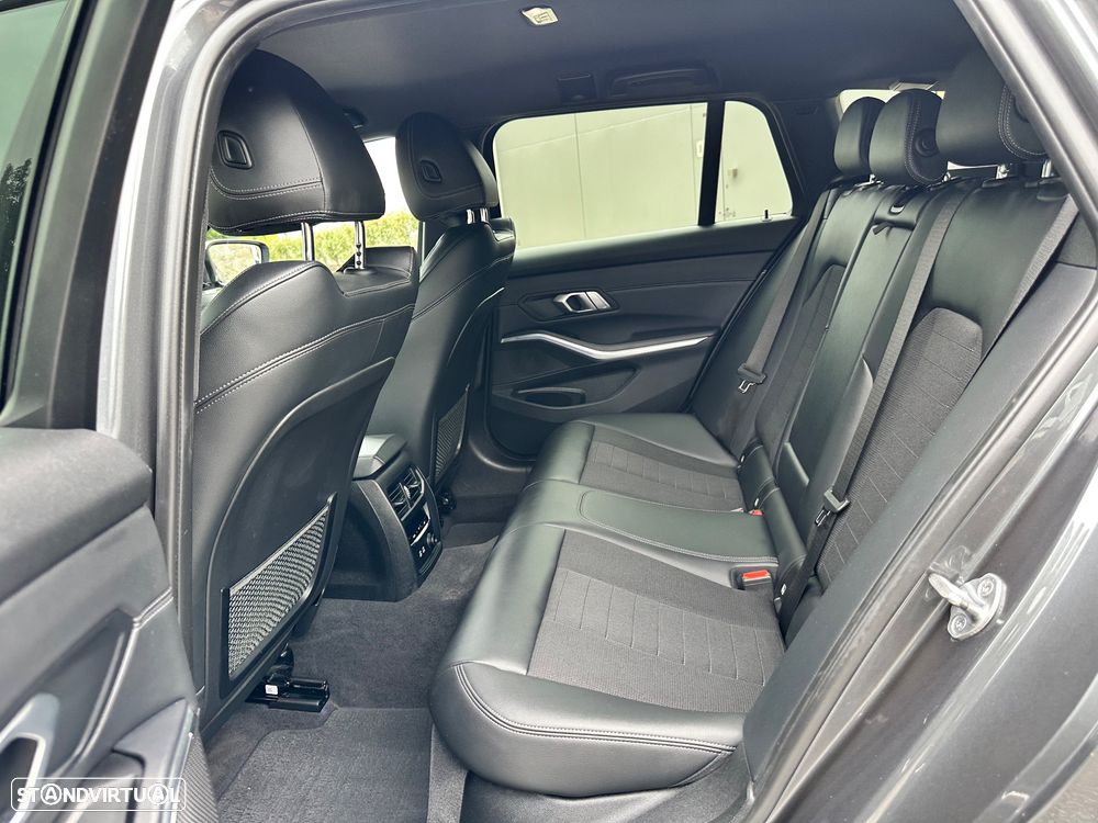 BMW 318 d Line Sport - 31