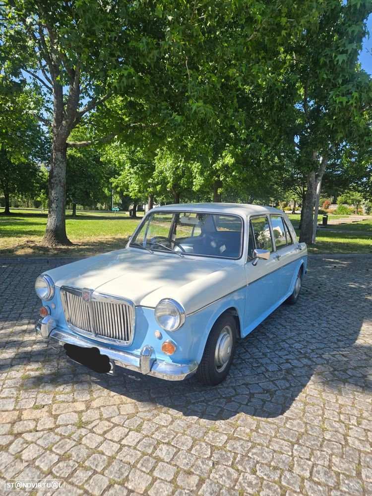 MG 1100 - 3