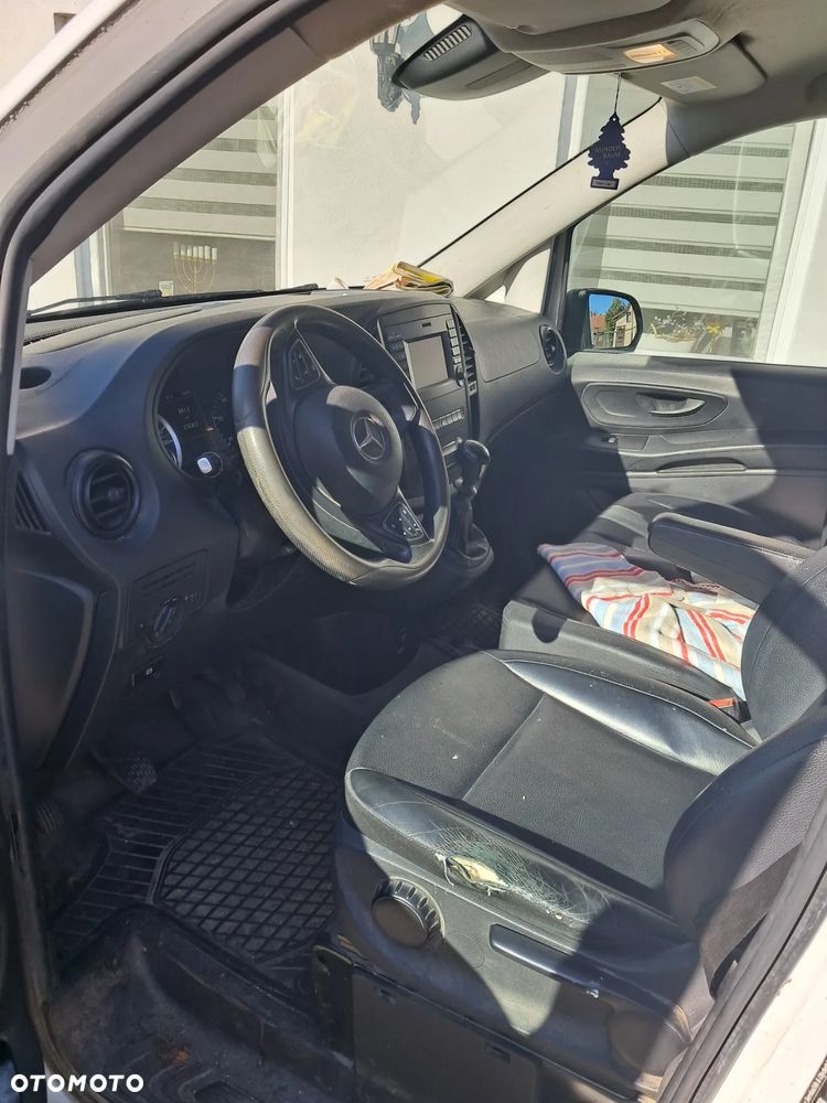 Mercedes-Benz 111 Vito - 2
