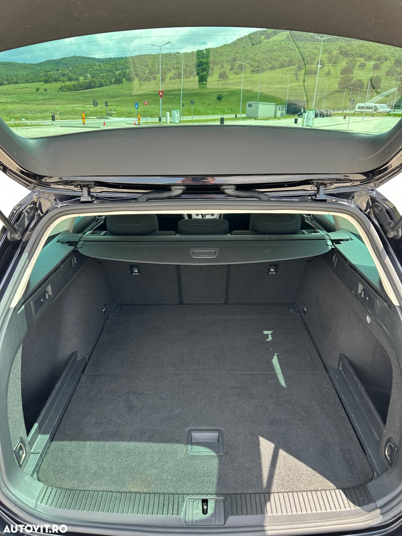 Volkswagen Passat Variant 1.6 TDI SCR DSG Comfortline - 12