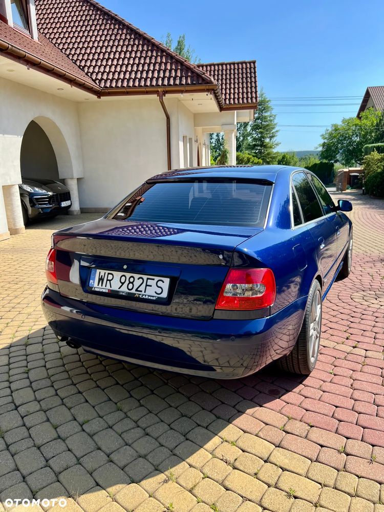 Audi A4 Limousine 1.8 - 12