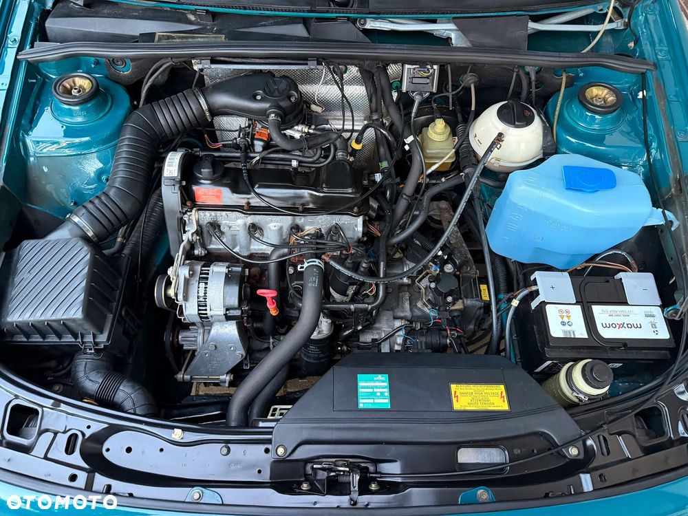 Volkswagen Passat 1.8 CL - 18