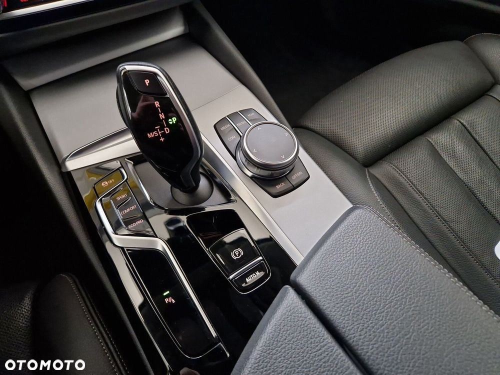 BMW Seria 5 520d MHEV - 19