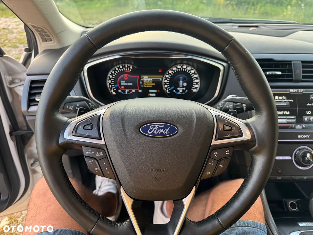 Ford Mondeo 2.0 EcoBoost Titanium - 11