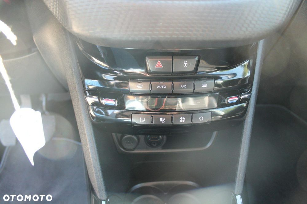 Peugeot 2008 - 17