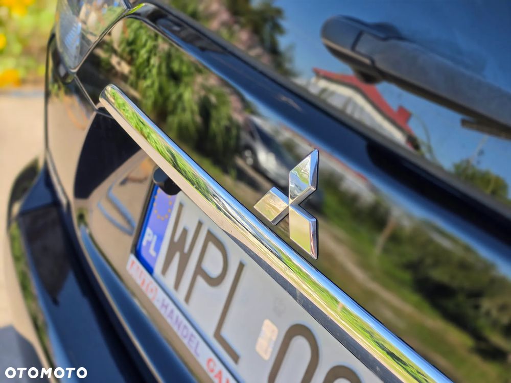 Mitsubishi Outlander - 10
