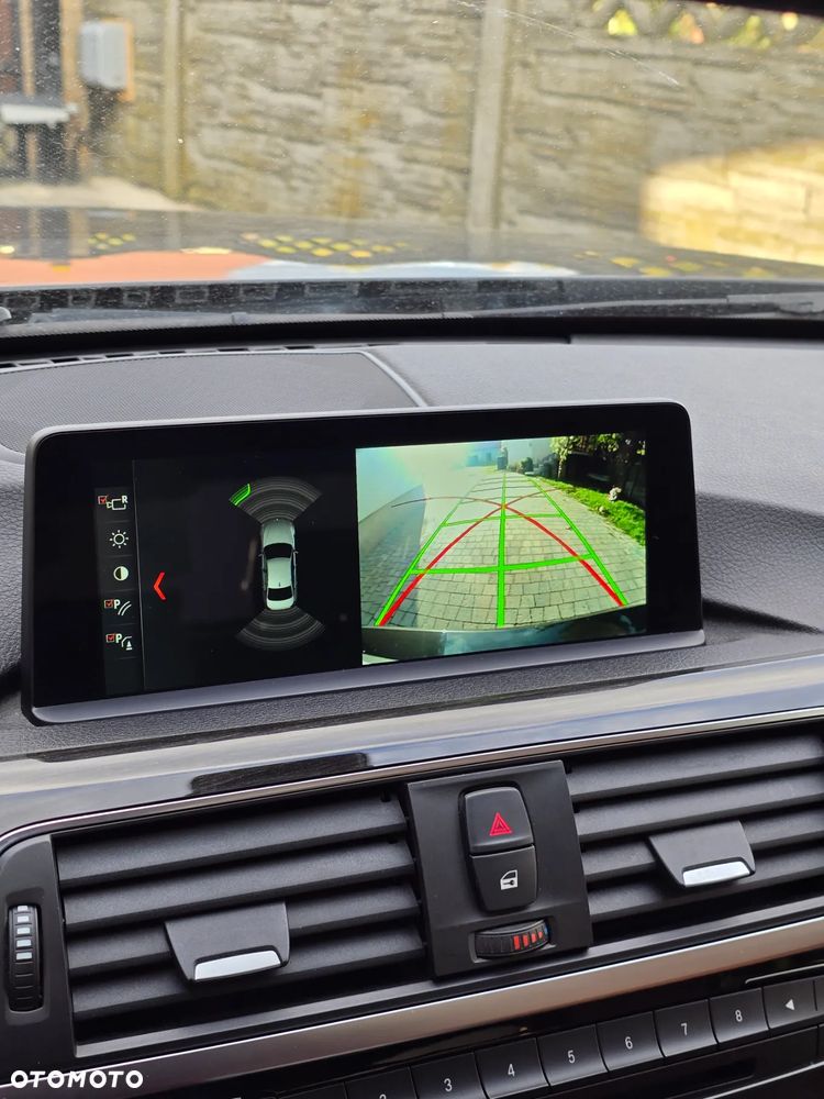 BMW Seria 3 330i xDrive Luxury Line - 21