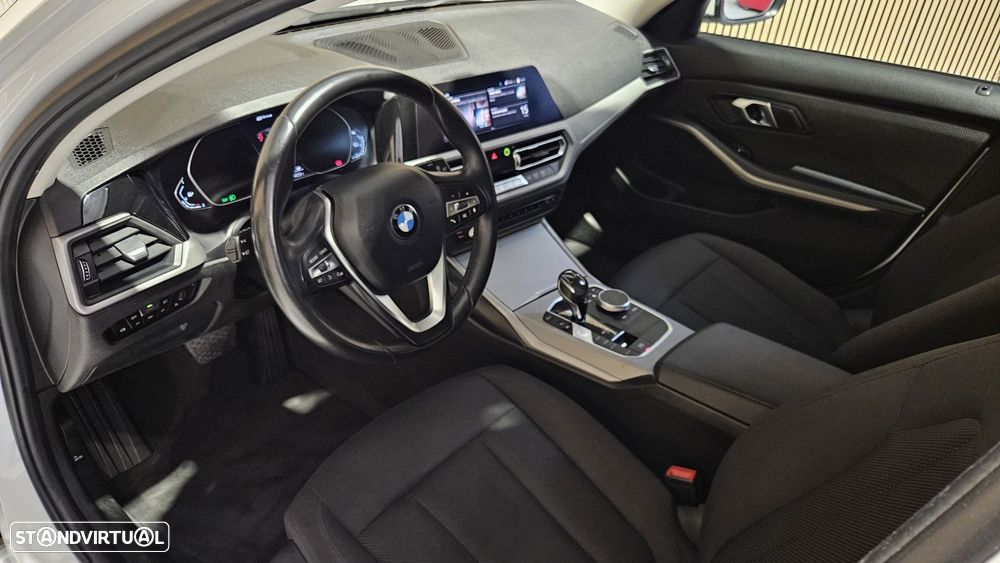BMW 330 e Auto - 5