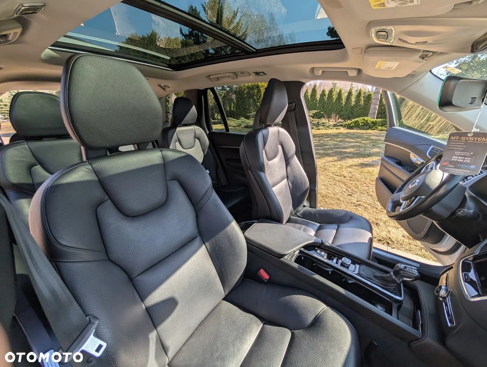 Volvo XC 90 - 31