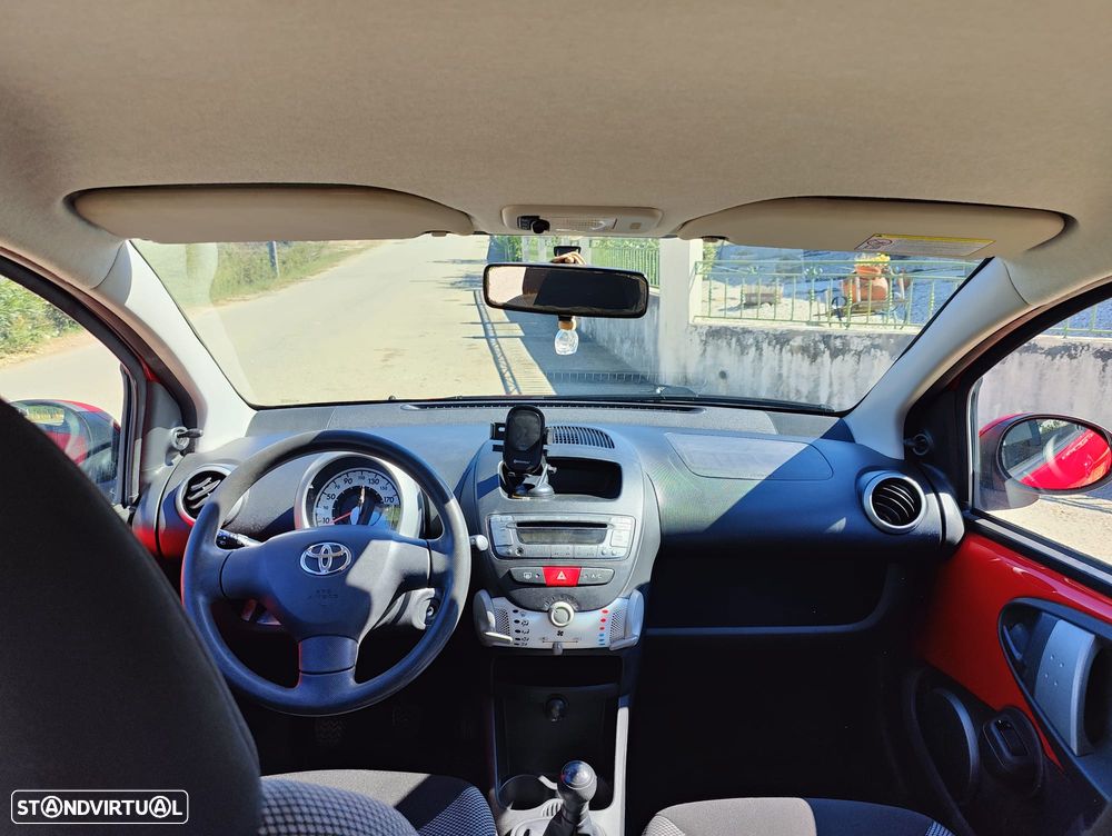 Toyota Aygo City - 15