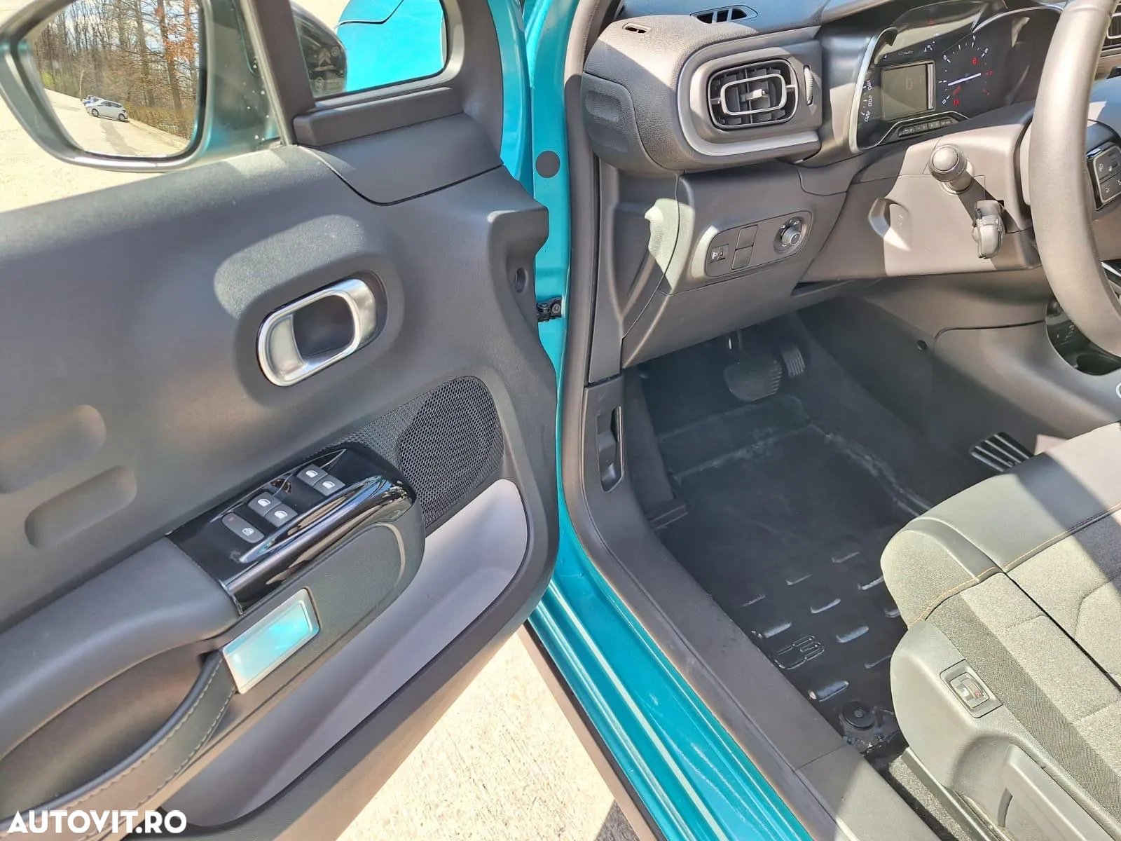 Citroën C3 1.2 PureTech S&S EAT6 Shine - 4
