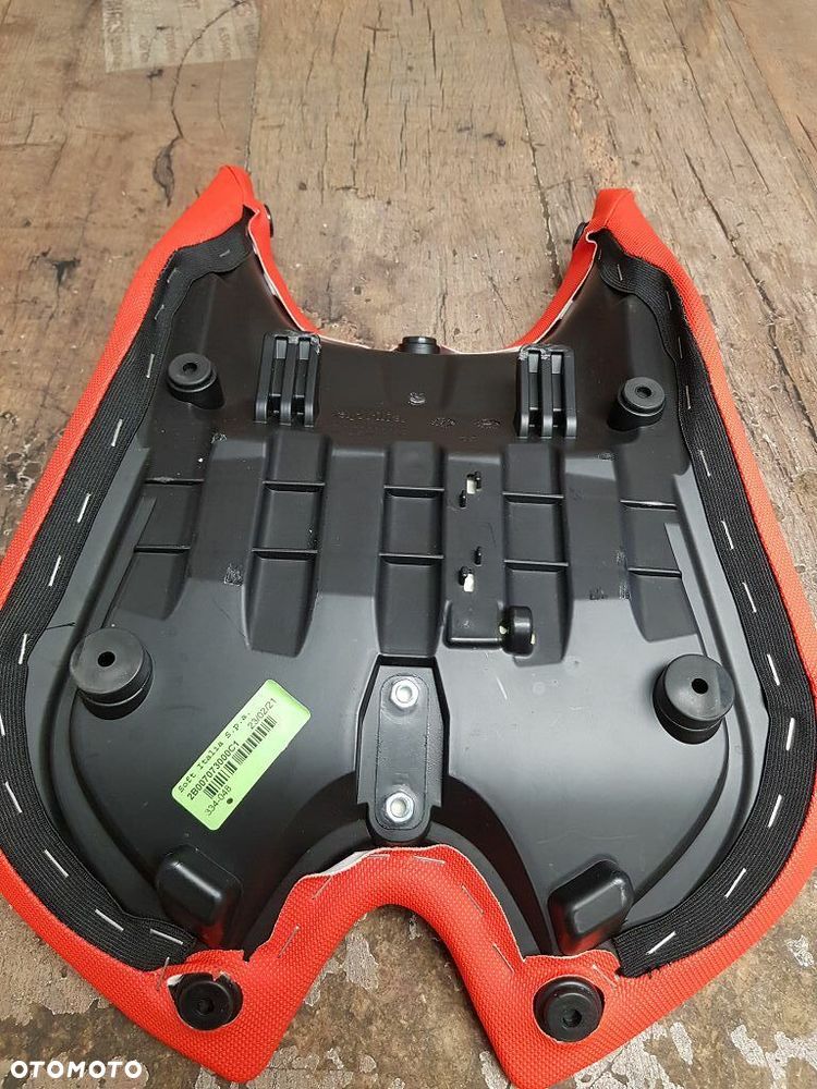 Siedzenie kierowcy Aprilia Tuono 660 2B007073000C1 - 8