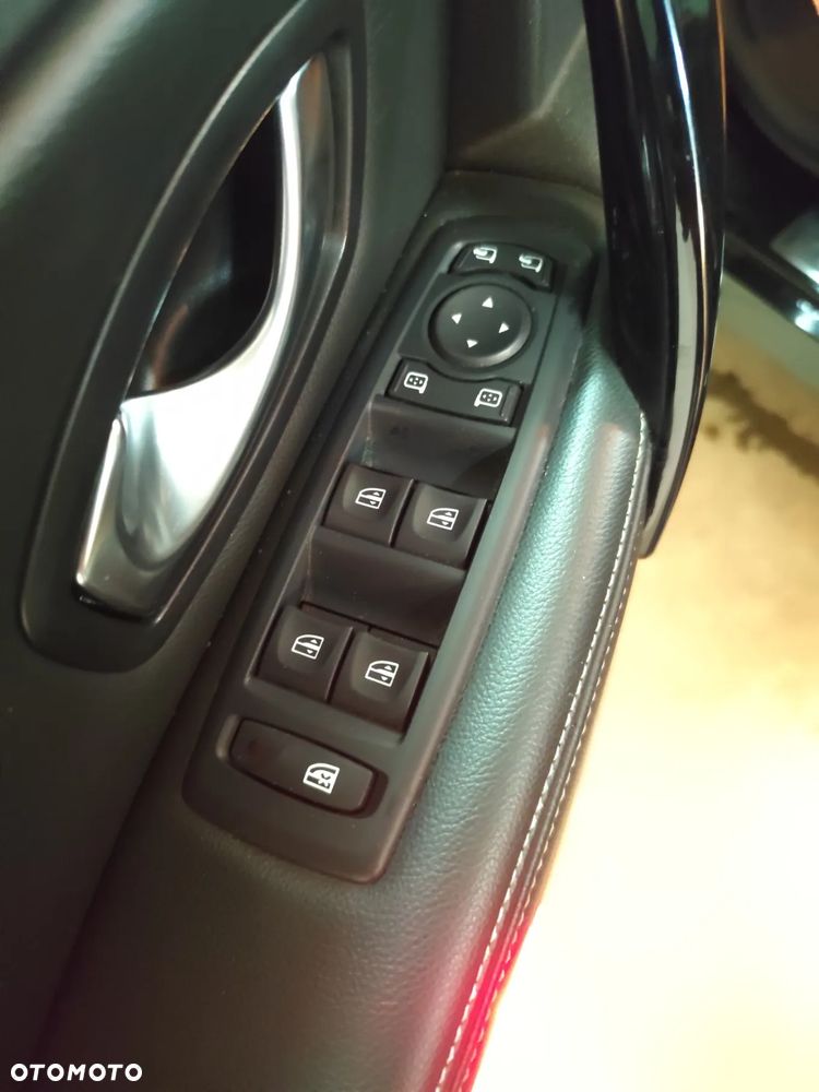 Renault Laguna dCi 150 FAP Start-Stop Bose Edition - 8