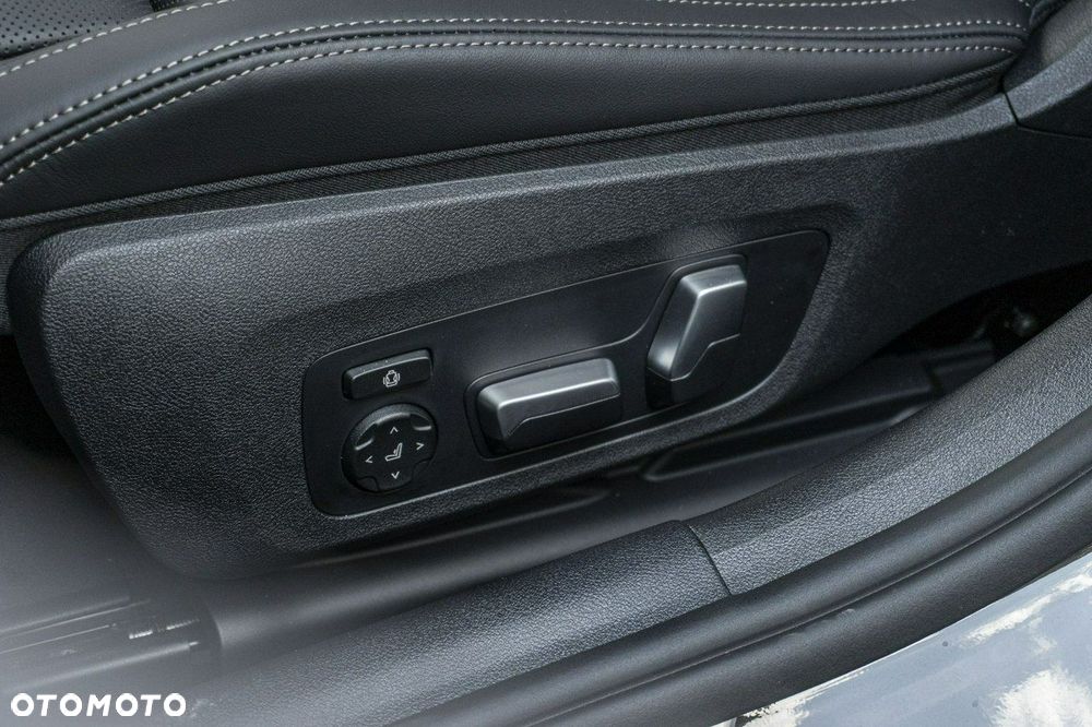 BMW Seria 8 - 14