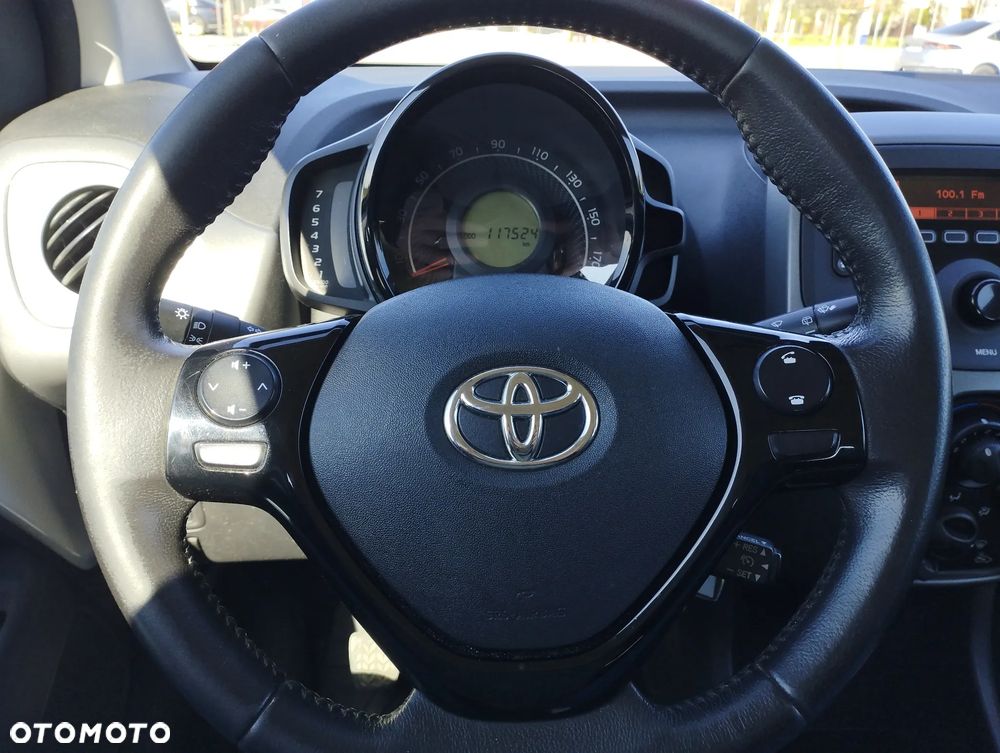 Toyota Aygo x-play - 15