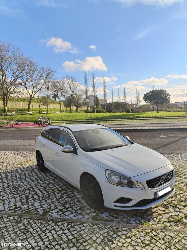 Volvo V60 2.0 D3 R-Design - 7