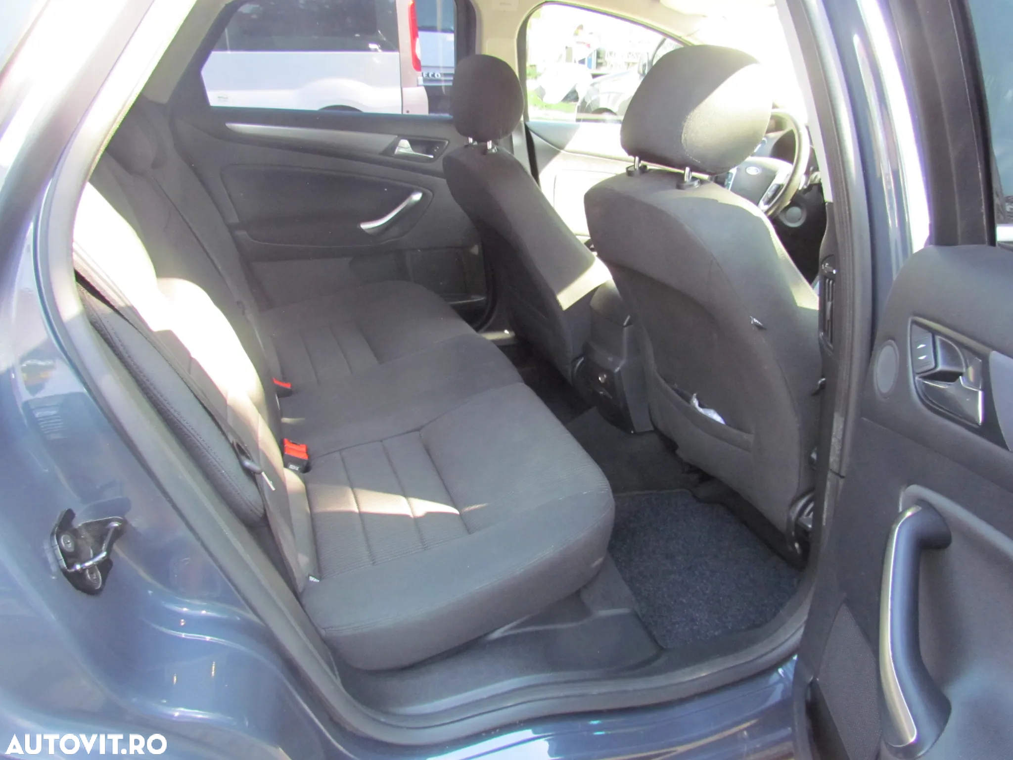 Ford Mondeo 2.0 TDCi Powershift Business Class - 9