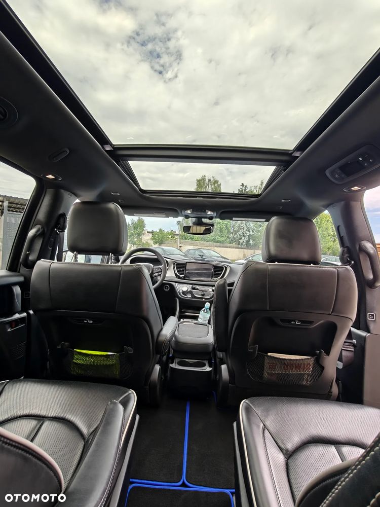 Chrysler Pacifica - 33