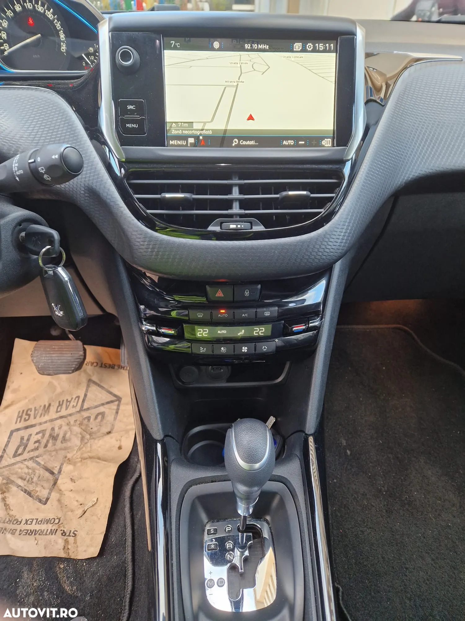 Peugeot 2008 PureTech 110 Stop&Start EAT6 Allure - 6