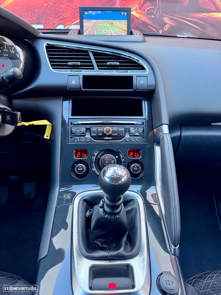 Peugeot 3008 1.6 HDi Roland Garros J18 - 15