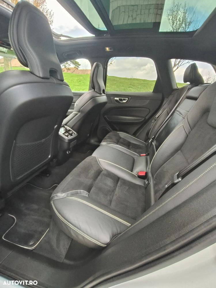 Volvo XC 60 D4 AWD Geartronic RDesign - 32