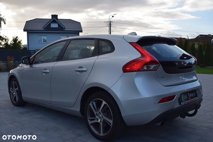 Volvo V40 D3 Momentum - 4