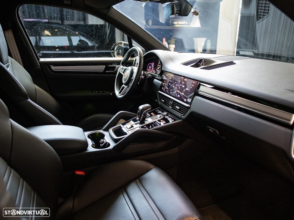 Porsche Cayenne E-Hybrid Platinum Edition - 45