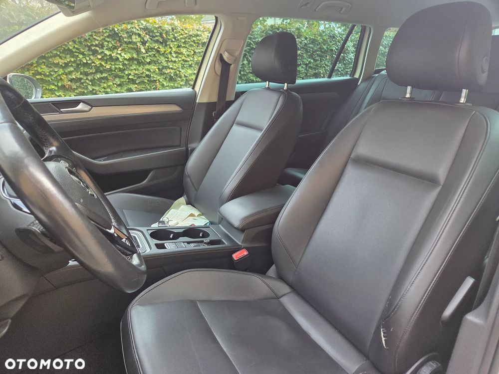 Volkswagen Passat - 10