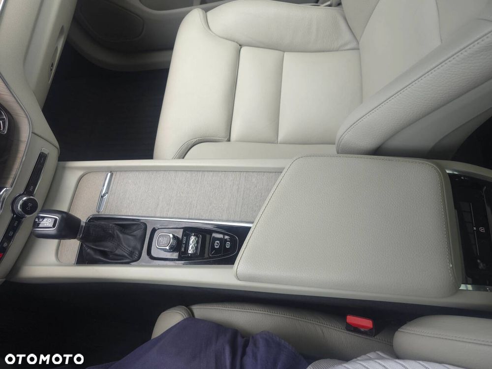 Volvo XC 60 T5 AWD Inscription - 17