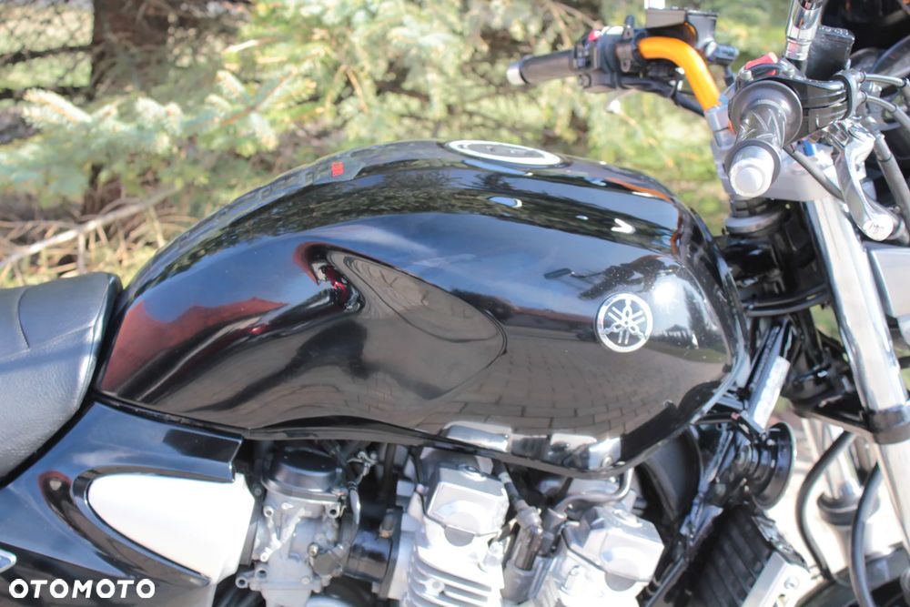 Yamaha XJR - 7