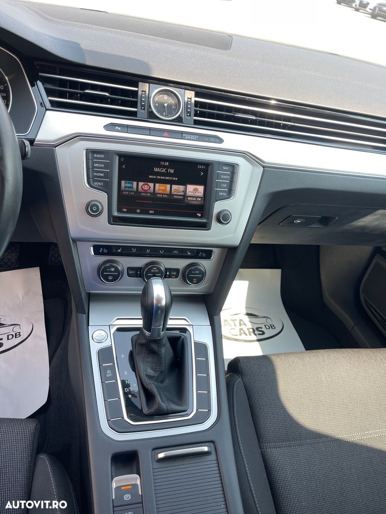 Volkswagen Passat - 31