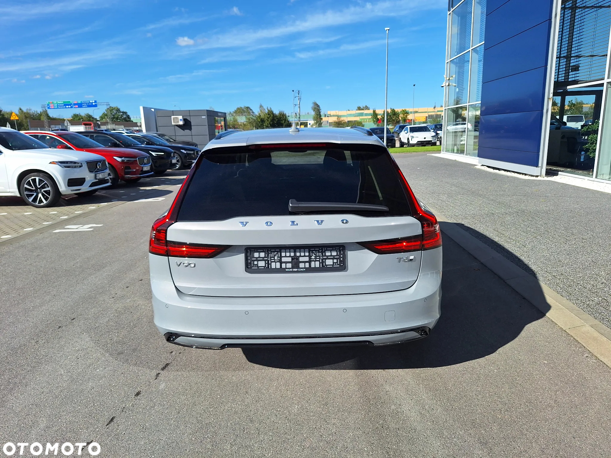 Volvo V90 T6 AWD Plug-In Hybrid Plus Dark - 4