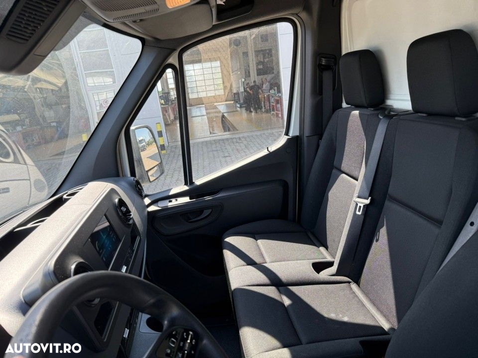 Mercedes-Benz Sprinter - 14