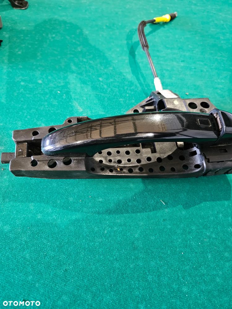 AUDI A4 B8 A5 8T KLAMKA PRAWA ZEWNĘTRZNA 8T02837886A - 1