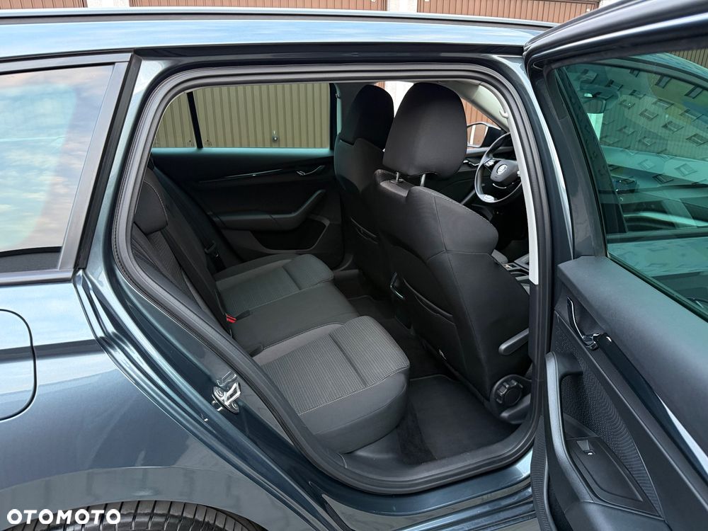 Skoda Octavia 2.0 TDI SCR Ambition DSG - 22